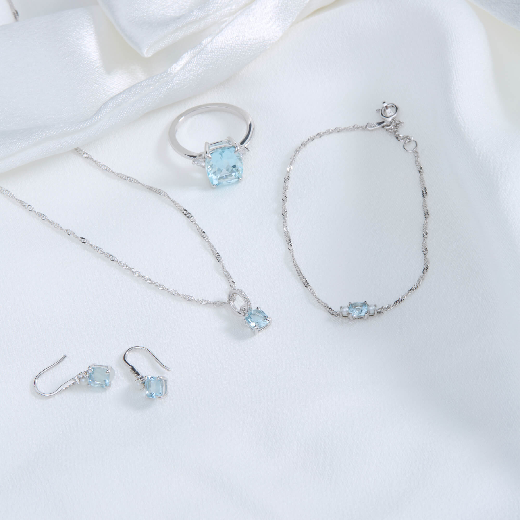 Delicate Aquamarine Cushion Bracelet